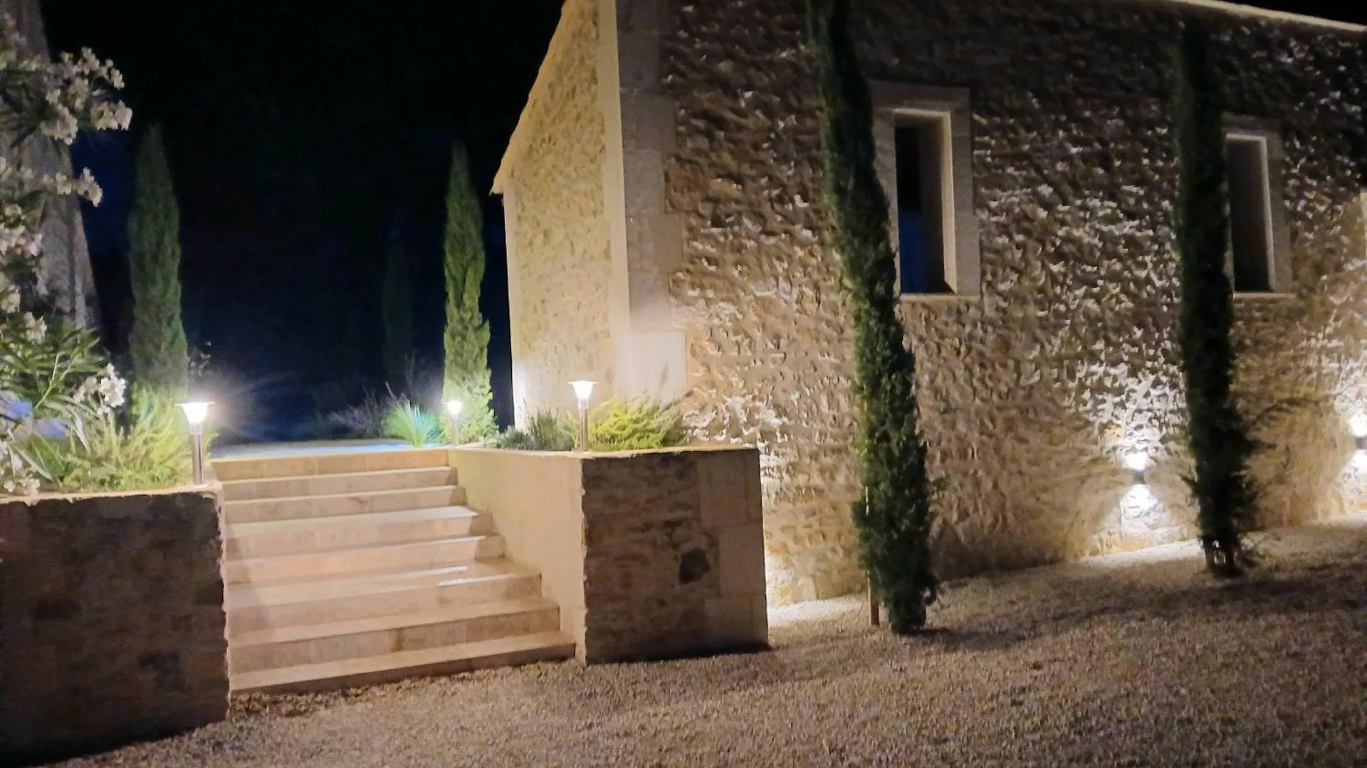 Mas Leblanc Des Alpilles Bed & Breakfast Saint-Etienne-du-Gres