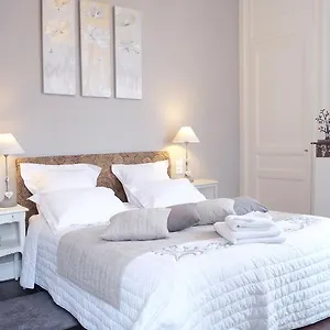 Quels Sont Les Près De Vieux-lille ? Couette-café Lille