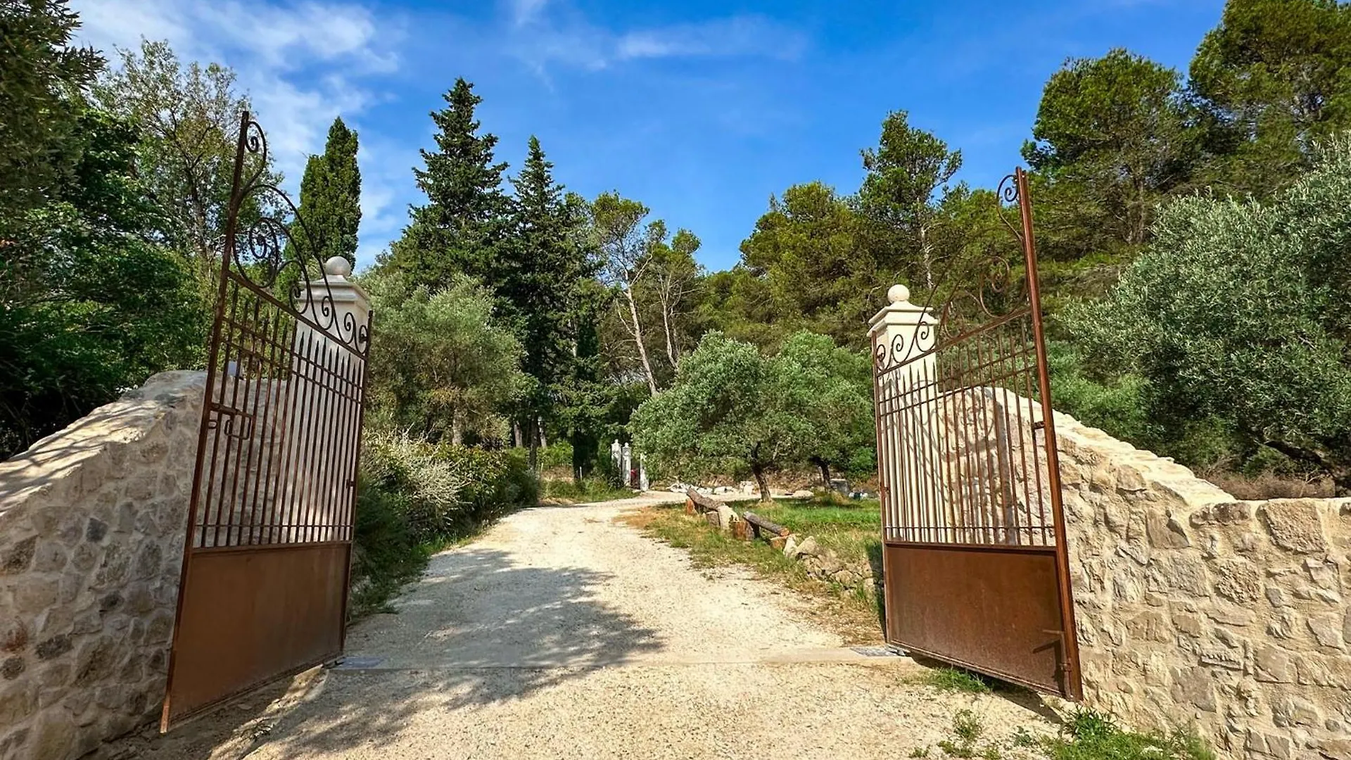 Mas Leblanc Des Alpilles Bed & Breakfast Saint-Etienne-du-Gres